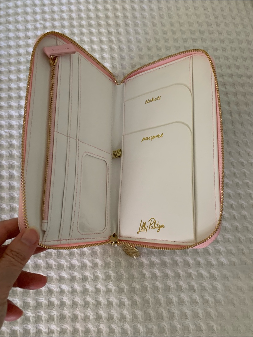 Lilly Pulitzer Passport Travel Wallet NWT - Picture 5 of 5